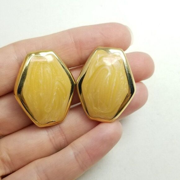 Vintage Cream Enamel Gold Tone Clip On Earrings, Retro 80s Style, Estate - Picture 2 of 6